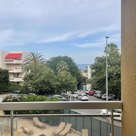 Appartement Juan Les Pins: 2 Pieces Avec Piscine Proche - Fr-1-252-194