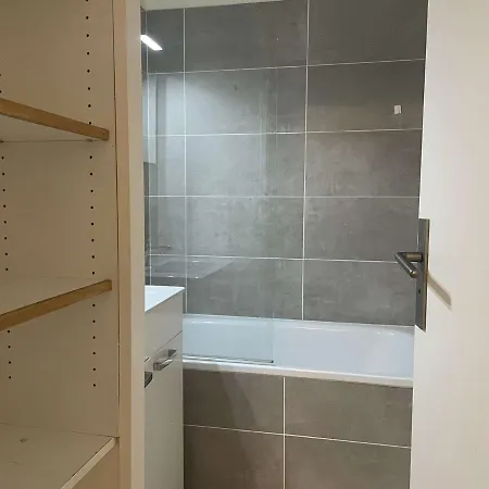 Appartement Juan Les Pins: 2 Pieces Avec Piscine Proche - Fr-1-252-194 *