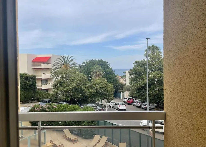 Apartment Juan Les Pins: 2 Pieces Avec Piscine Proche - Fr-1-252-194