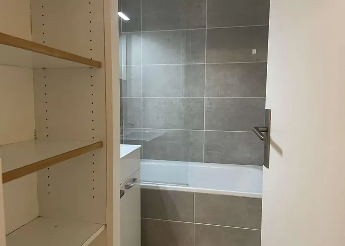 Apartment Juan Les Pins: 2 Pieces Avec Piscine Proche - Fr-1-252-194 *