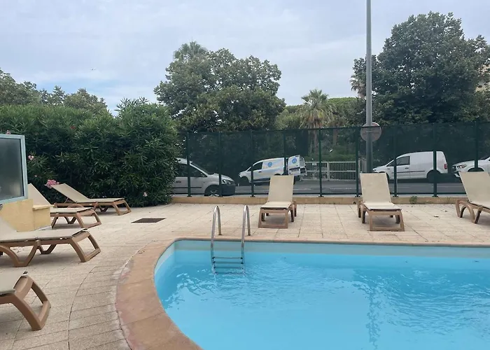 Apartment Juan Les Pins: 2 Pieces Avec Piscine Proche - Fr-1-252-194